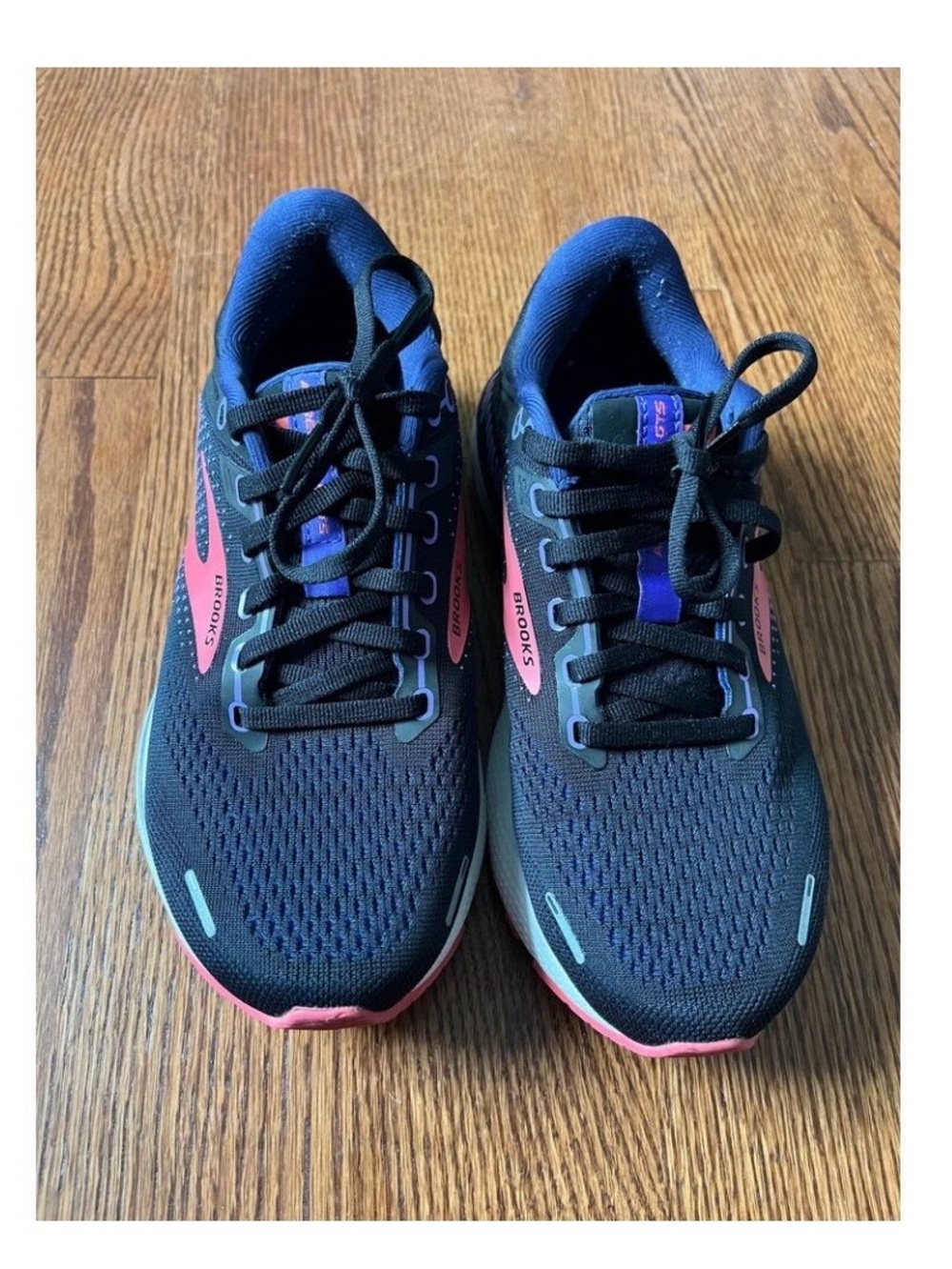 Brooks Women's Adrenaline GTS 22 Running Shoe